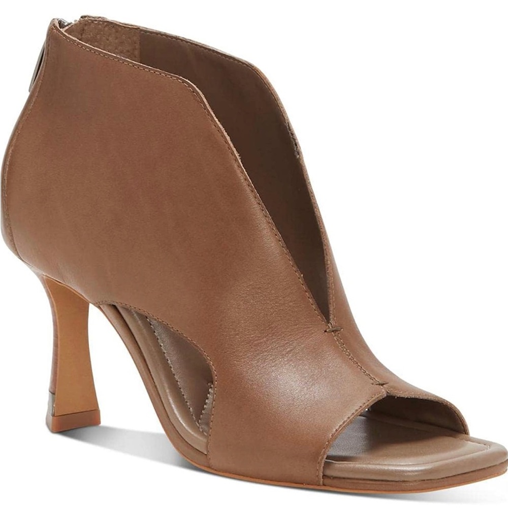 Vince Camuto Womens Jesilia Zipper Ankle Boots gently worn.